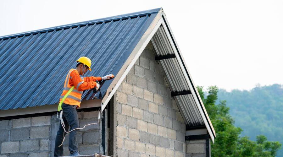 Expert Emergency Roof Repairs services in Clay Center, OH